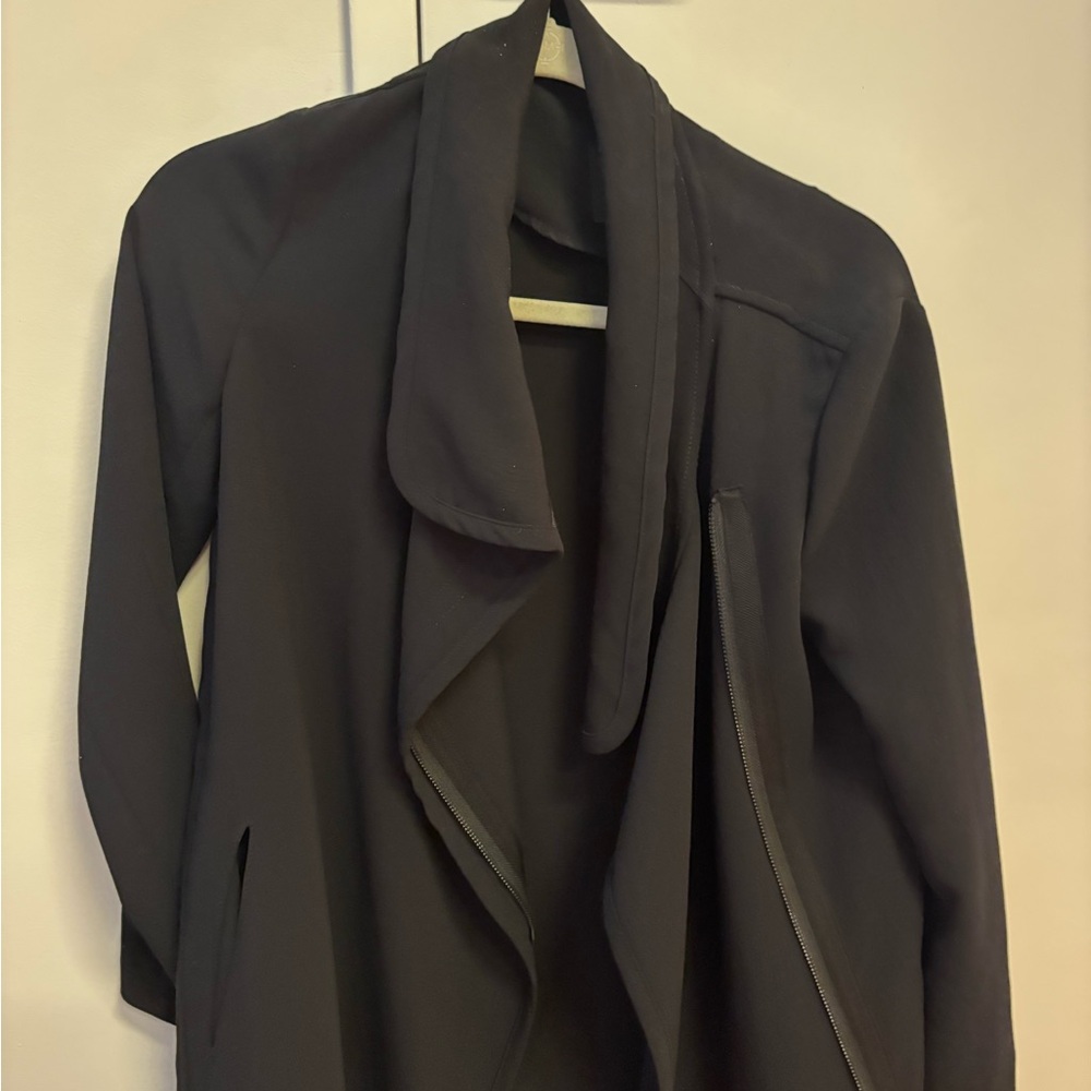 Aritzia Black Women's Jacket